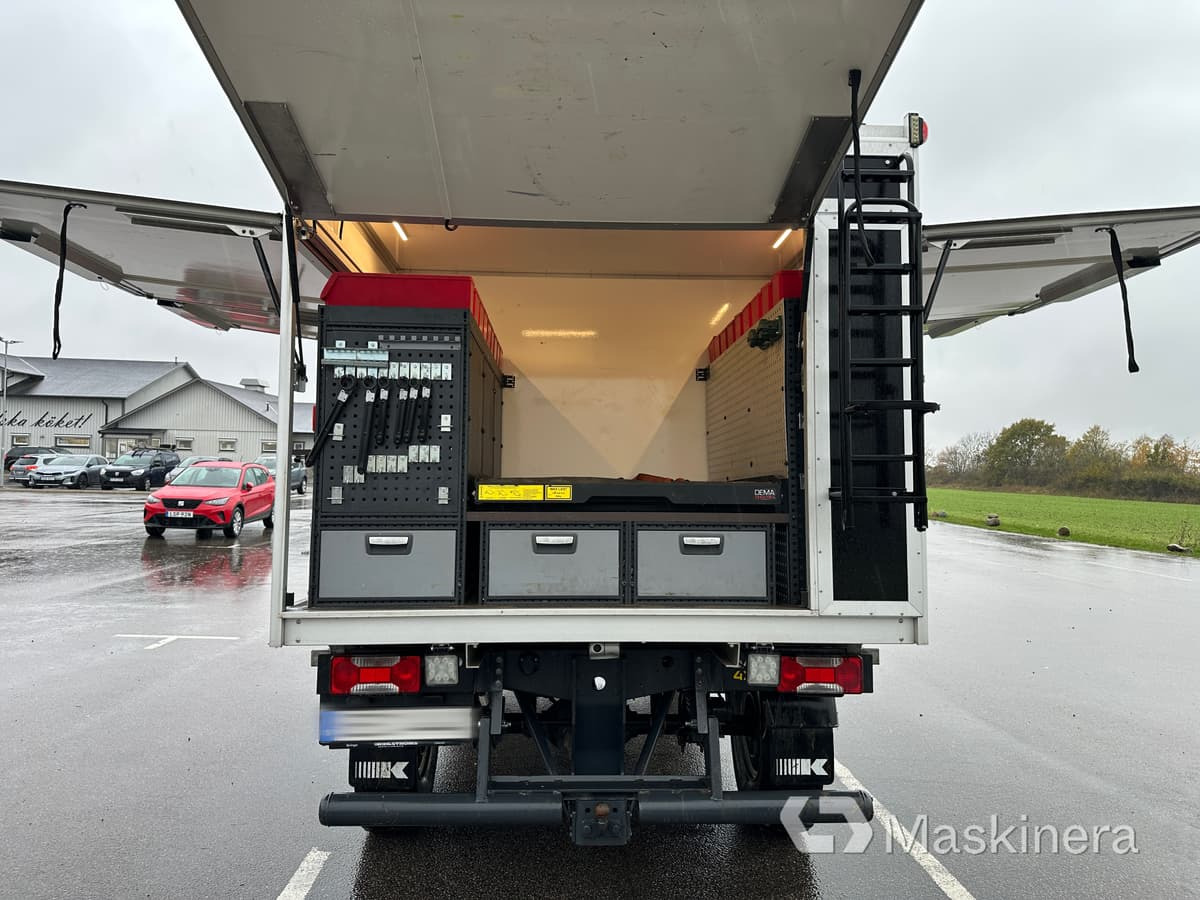 Iveco Daily 55-180 4x4 3.0 Arbetsbil Iveco Daily 4x4 3.0 - Товарно комбе: слика 4 Iveco Daily 55-180 4x4 3.0 Arbetsbil Iveco Daily 4x4 3.0 - Товарно комбе: слика 4