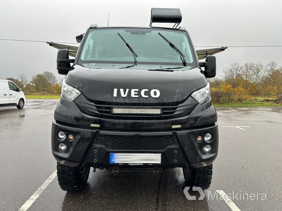 Iveco Daily 55-180 4x4 3.0 Arbetsbil Iveco Daily 4x4 3.0 - Товарно комбе: слика 2 Iveco Daily 55-180 4x4 3.0 Arbetsbil Iveco Daily 4x4 3.0 - Товарно комбе: слика 2