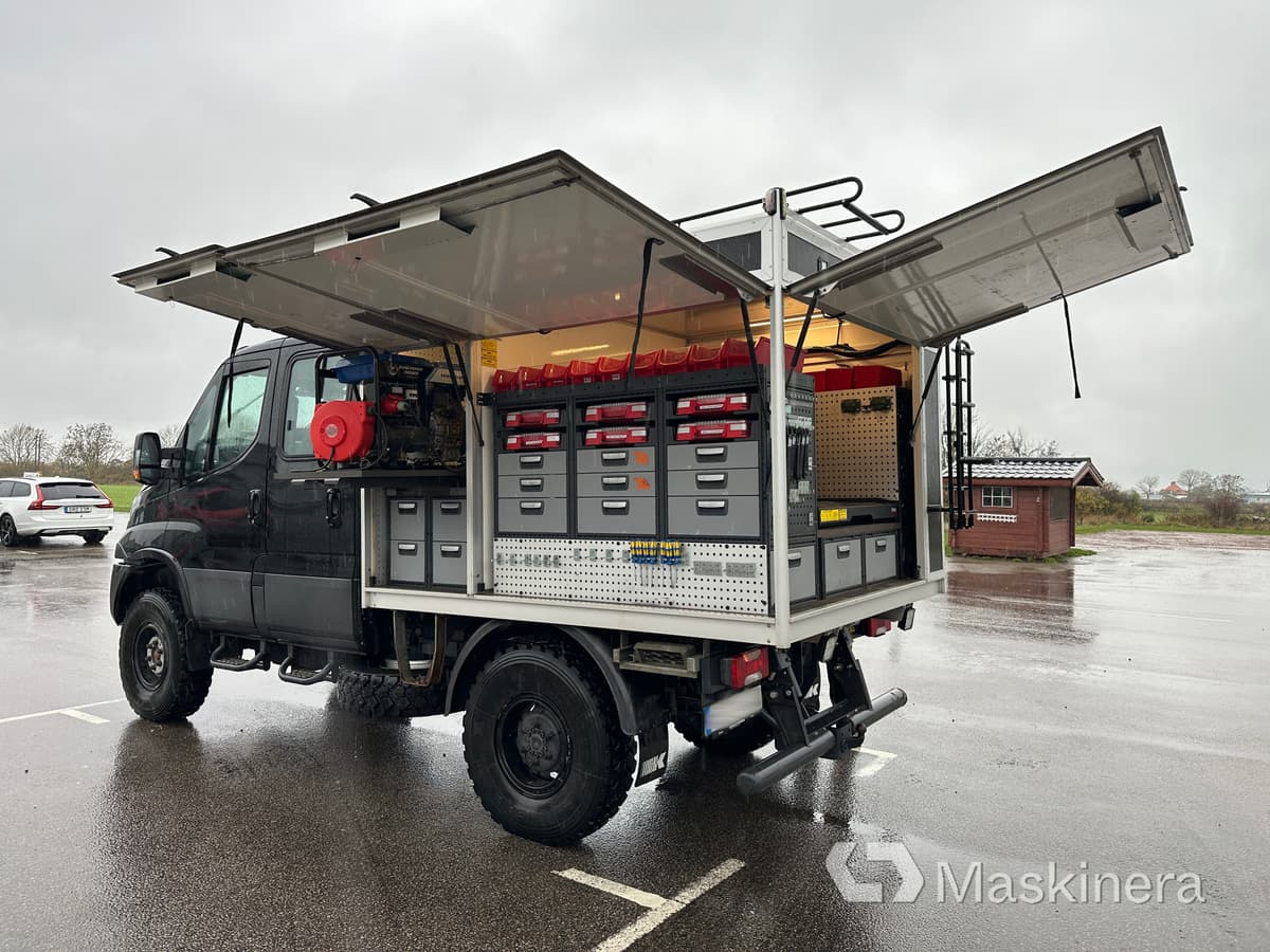 Iveco Daily 55-180 4x4 3.0 Arbetsbil Iveco Daily 4x4 3.0 - Товарно комбе: слика 5 Iveco Daily 55-180 4x4 3.0 Arbetsbil Iveco Daily 4x4 3.0 - Товарно комбе: слика 5