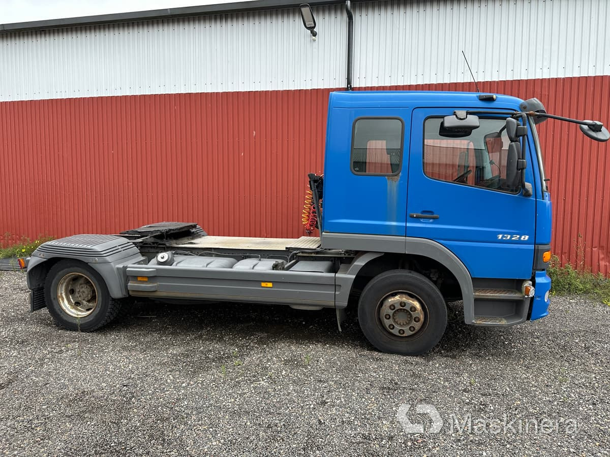 Lastbil Mercedes-Benz Atego 1328 LS 4X - Камион влекач: слика 2 Lastbil Mercedes-Benz Atego 1328 LS 4X - Камион влекач: слика 2