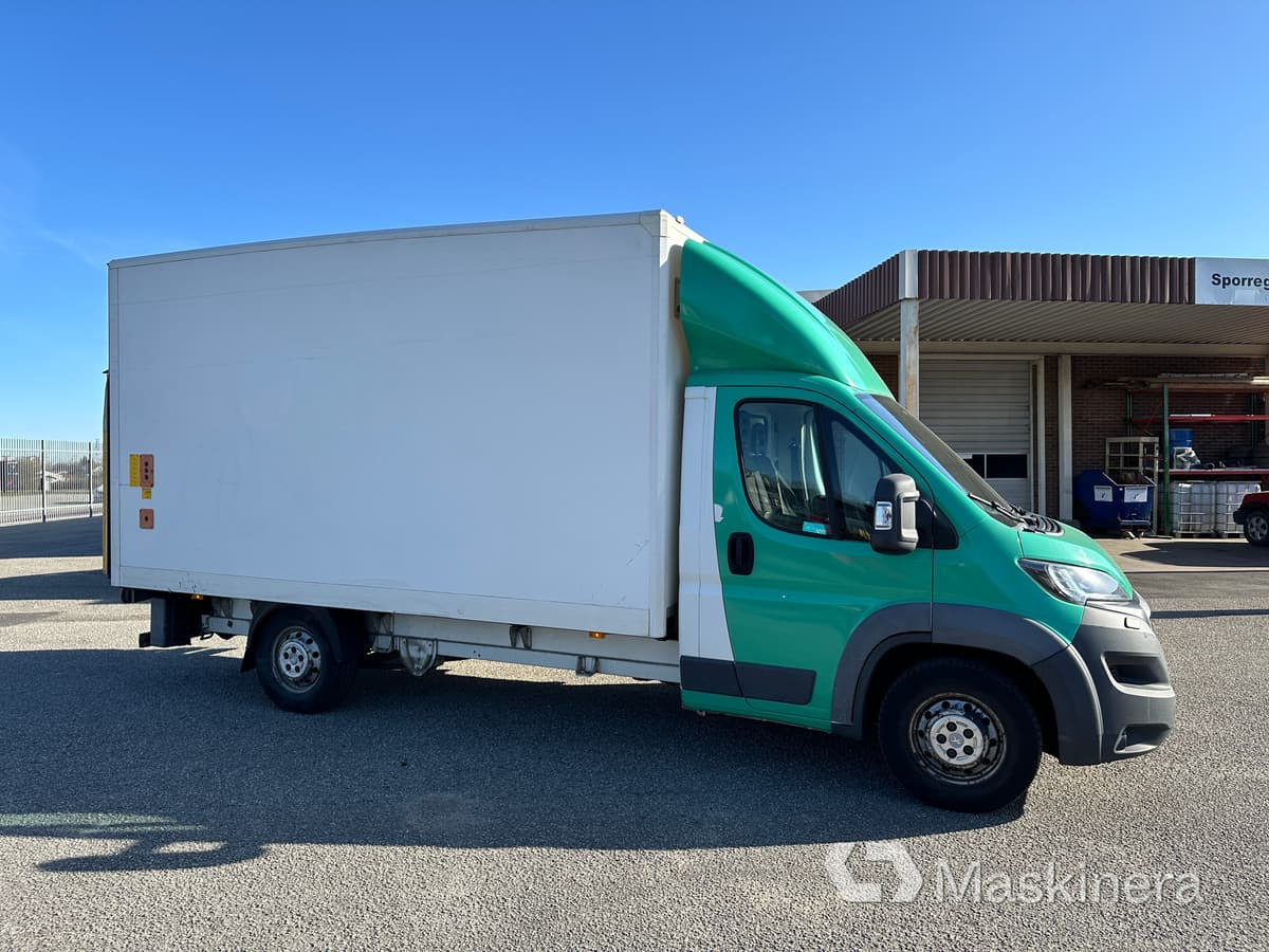 Lastbil Peugeot Boxer 2017 - Комбе фургон: слика 4 Lastbil Peugeot Boxer 2017 - Комбе фургон: слика 4