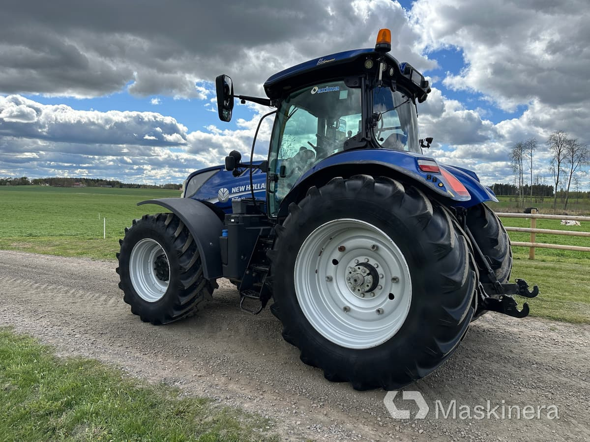 New Holland T7.270 AC 4WD Traktor New Holland T7.270 AC 4WD - Трактор: слика 3 New Holland T7.270 AC 4WD Traktor New Holland T7.270 AC 4WD - Трактор: слика 3