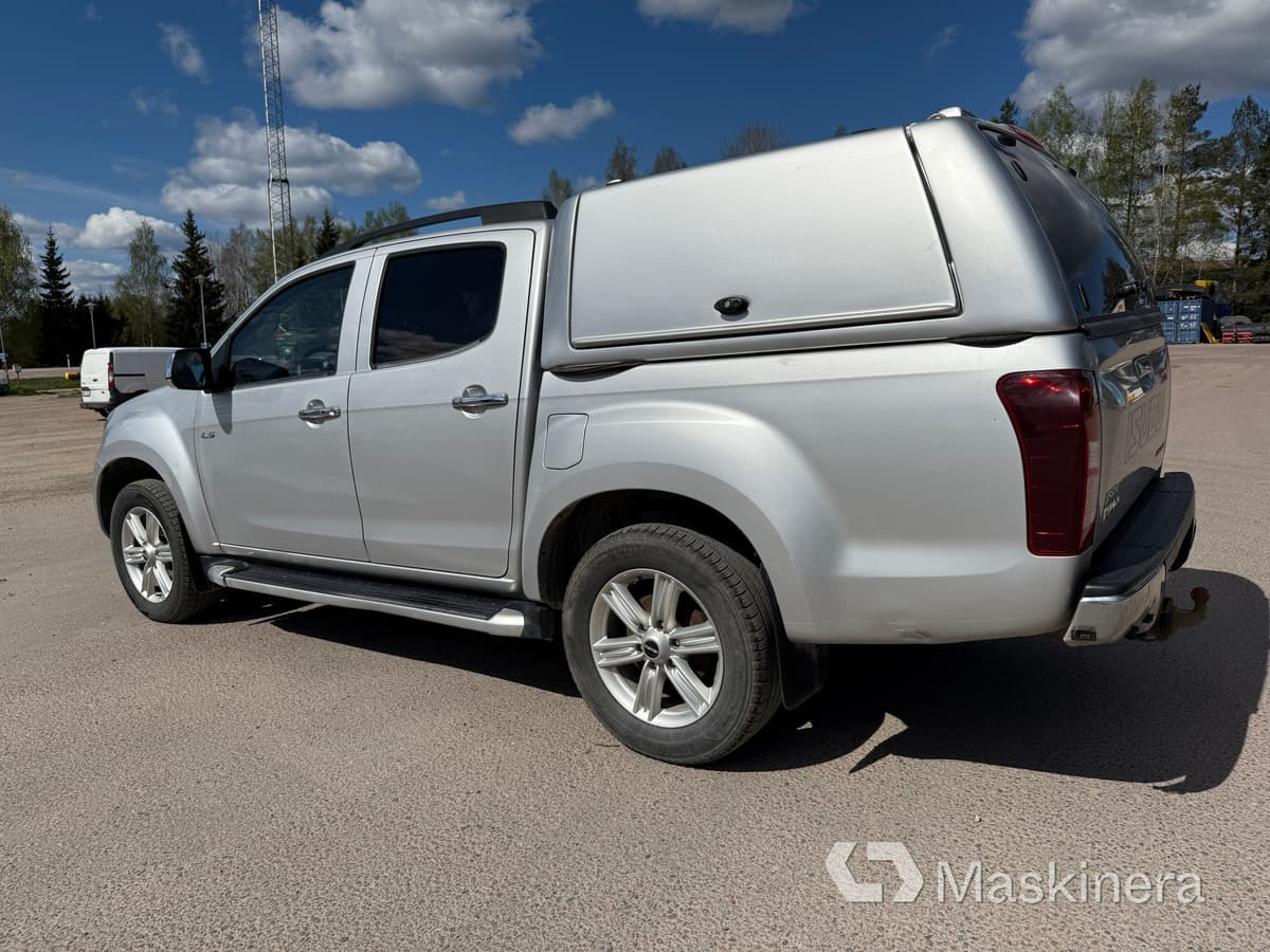 Pickup Isuzu D-max Craftsman 4X4 - Мало комбе: слика 3 Pickup Isuzu D-max Craftsman 4X4 - Мало комбе: слика 3