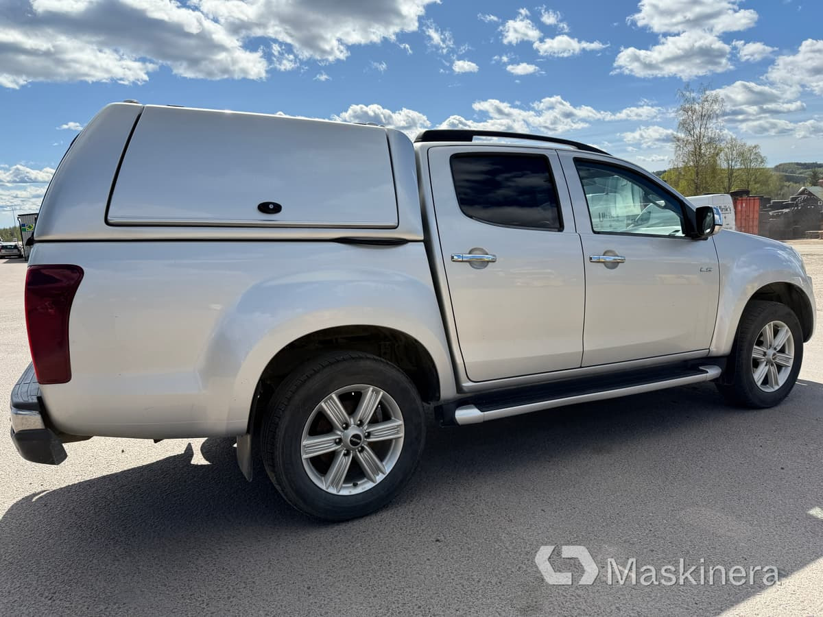 Pickup Isuzu D-max Craftsman 4X4 - Мало комбе: слика 5 Pickup Isuzu D-max Craftsman 4X4 - Мало комбе: слика 5