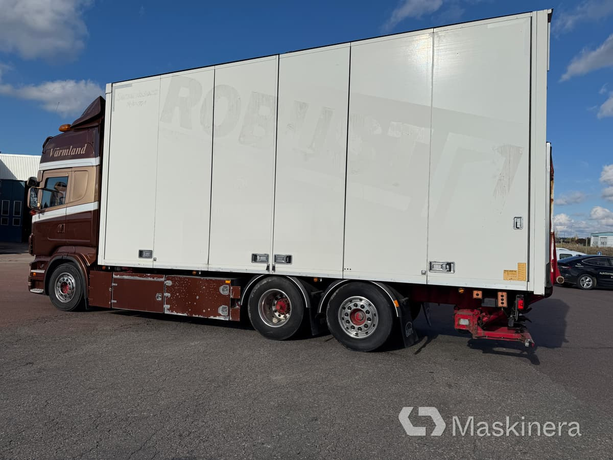 Scania R560 Skåpbil Scania R560 - Камион сандучар: слика 2 Scania R560 Skåpbil Scania R560 - Камион сандучар: слика 2