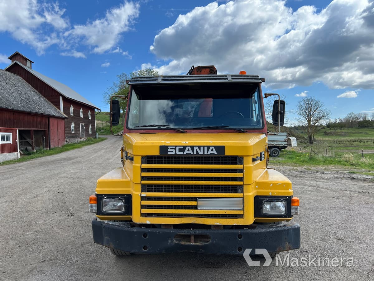 Scania T82HL4X2LS46KK Kran / tippbil Scania 82H - Кипер, Камион со кран: слика 2 Scania T82HL4X2LS46KK Kran / tippbil Scania 82H - Кипер, Камион со кран: слика 2