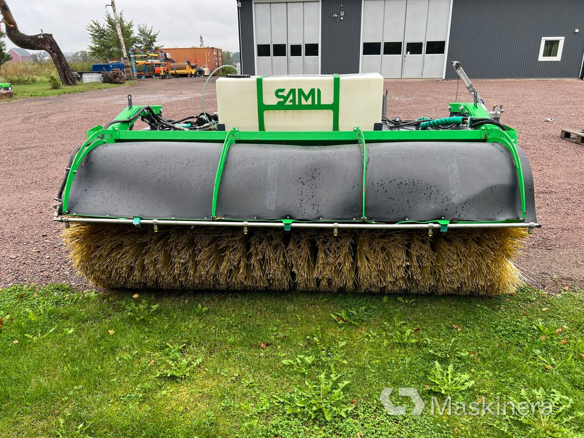 Sopskopa Sami K2500 med bevattning - Возило за метење: слика 2 Sopskopa Sami K2500 med bevattning - Возило за метење: слика 2