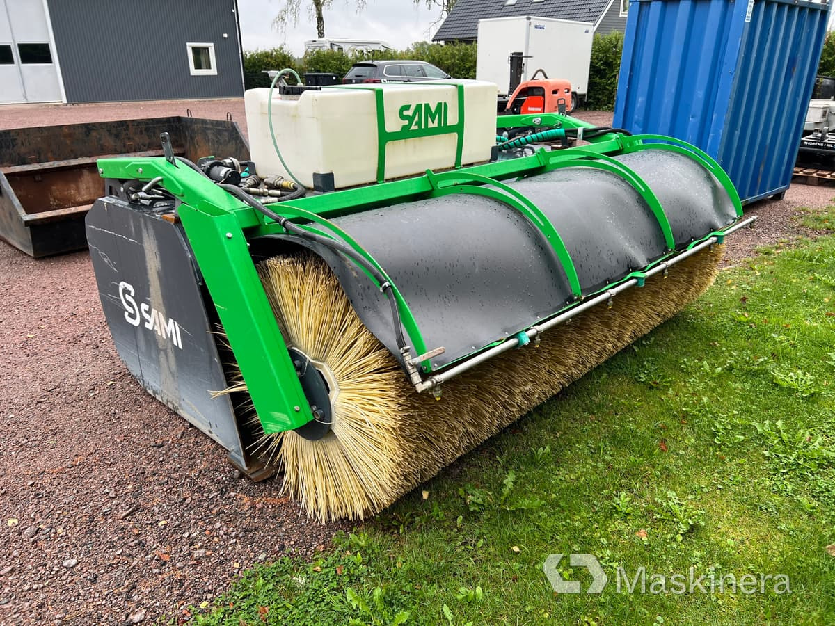 Sopskopa Sami K2500 med bevattning - Возило за метење: слика 3 Sopskopa Sami K2500 med bevattning - Возило за метење: слика 3