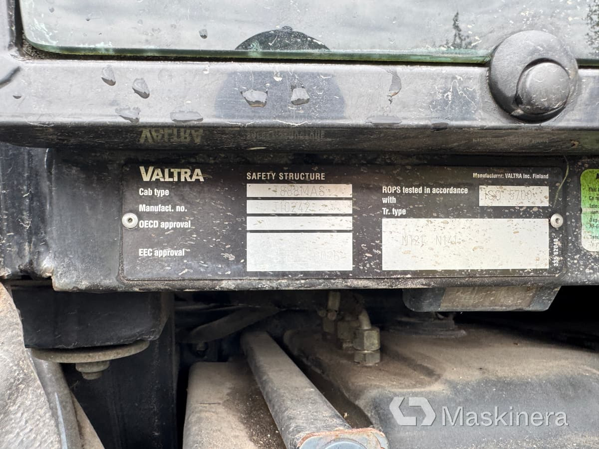Лизинг на  Valtra N121 & Farma CT 6,5-12  Traktor Valtra N121 Advance med frontlastare & Skogskärra Farma T12 Valtra N121 & Farma CT 6,5-12  Traktor Valtra N121 Advance med frontlastare & Skogskärra Farma T12: слика 46