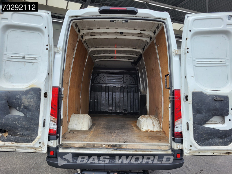 Iveco Daily 35C15 3,0L Dubbellucht L2H2 3,5t Trekhaak Navi Airco Cruise Camera L2 12m3 Airco Trekhaak Cruise control - Товарно комбе: слика 3 Iveco Daily 35C15 3,0L Dubbellucht L2H2 3,5t Trekhaak Navi Airco Cruise Camera L2 12m3 Airco Trekhaak Cruise control - Товарно комбе: слика 3