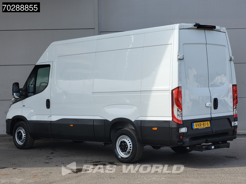 Iveco Daily 35S16 Automaat L2H2 3500KG Trekhaak ACC LED Camera Euro6 L2 12m3 Airco Trekhaak - Товарно комбе: слика 2 Iveco Daily 35S16 Automaat L2H2 3500KG Trekhaak ACC LED Camera Euro6 L2 12m3 Airco Trekhaak - Товарно комбе: слика 2