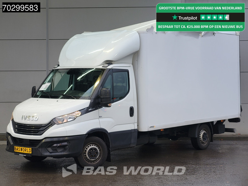Iveco Daily 35S16 Laadklep Automaat SCHADE Bakwagen 160PK Airco Camera Euro6 Meubelbak Koffer Airco - Комбе фургон: слика 1 Iveco Daily 35S16 Laadklep Automaat SCHADE Bakwagen 160PK Airco Camera Euro6 Meubelbak Koffer Airco - Комбе фургон: слика 1