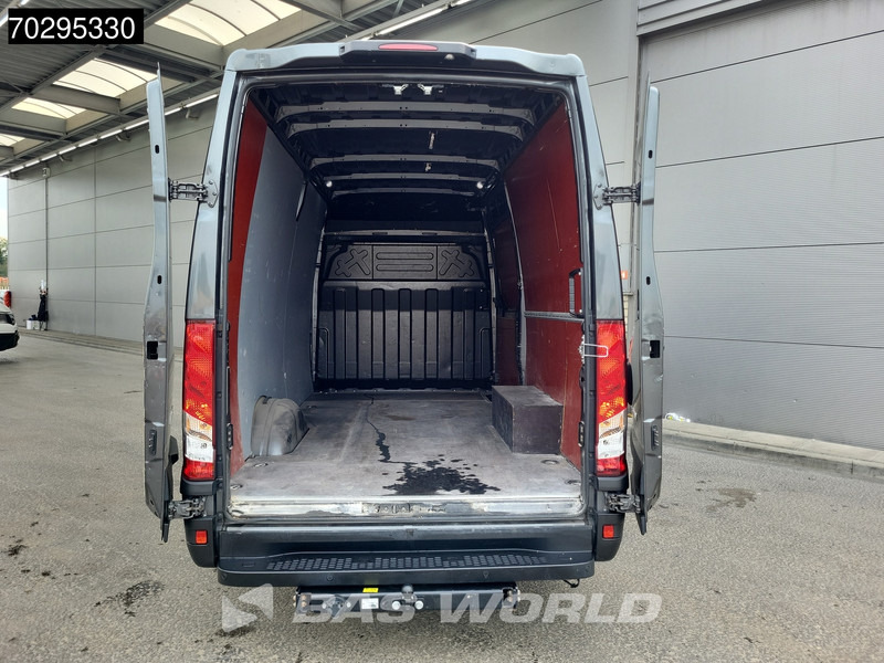 Iveco Daily 35S18 3.0L 180PK Automaat L2H2 LED ACC Navi 3.5t trekhaak Airco L2 12m3 Airco Trekhaak - Товарно комбе: слика 3 Iveco Daily 35S18 3.0L 180PK Automaat L2H2 LED ACC Navi 3.5t trekhaak Airco L2 12m3 Airco Trekhaak - Товарно комбе: слика 3