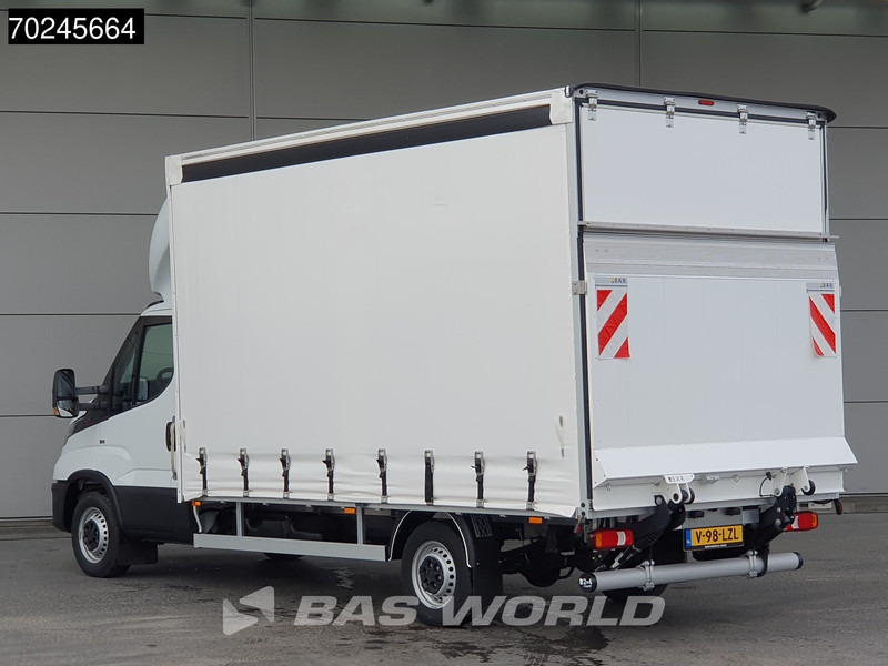 Iveco Daily 35S18 3.0L Laadklep 180PK Schuifzeilen Airco Cruise Bakwagen Euro6 Meubelbak Zeilenwagen Schuifzeil Plane 22m3 Airco Cruise cont - Комбе со церада: слика 2 Iveco Daily 35S18 3.0L Laadklep 180PK Schuifzeilen Airco Cruise Bakwagen Euro6 Meubelbak Zeilenwagen Schuifzeil Plane 22m3 Airco Cruise cont - Комбе со церада: слика 2
