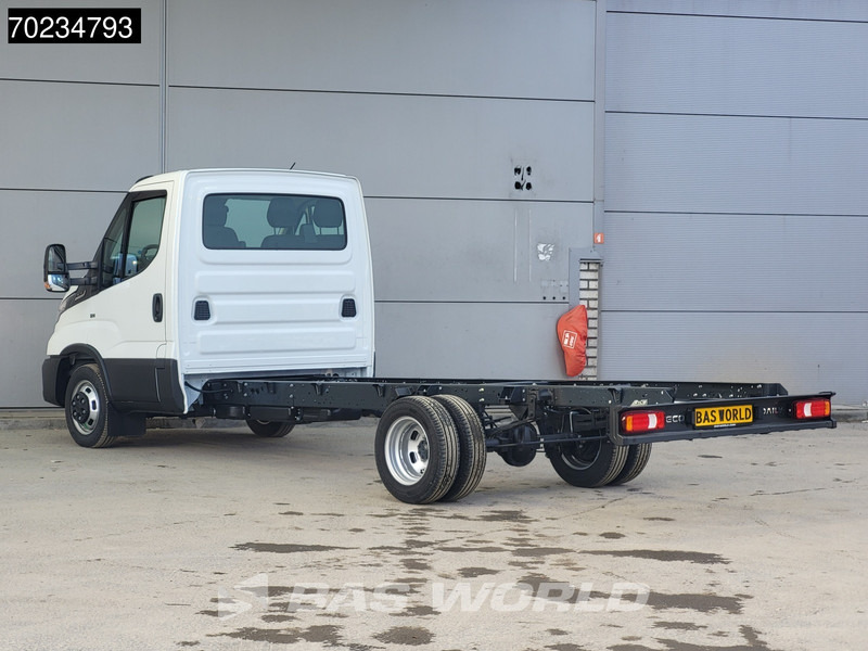 Iveco Daily 35C18 3.0L Automaat Dubbellucht 2025 model 410WB ACC Camera Airco Navi Chassis Cabine Fahrgestell Airco Cruise control - Комбе: слика 3 Iveco Daily 35C18 3.0L Automaat Dubbellucht 2025 model 410WB ACC Camera Airco Navi Chassis Cabine Fahrgestell Airco Cruise control - Комбе: слика 3
