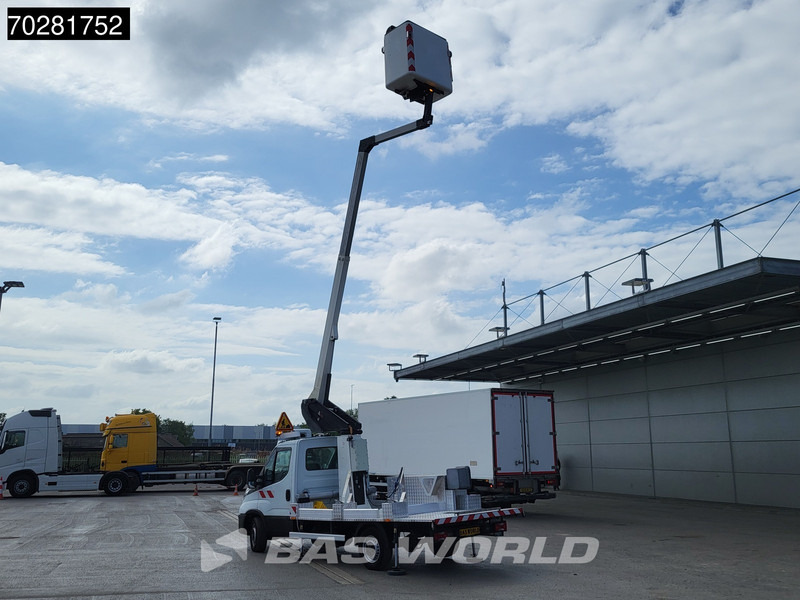 Iveco Daily 35S14 Hoogwerker 11meter Werkhoogte Klubb Navi Airco Cruise Camera Parkeersensoren Nacelle Arbeitsbühne 2Personen Airco Cruise c - Комбе: слика 2 Iveco Daily 35S14 Hoogwerker 11meter Werkhoogte Klubb Navi Airco Cruise Camera Parkeersensoren Nacelle Arbeitsbühne 2Personen Airco Cruise c - Комбе: слика 2