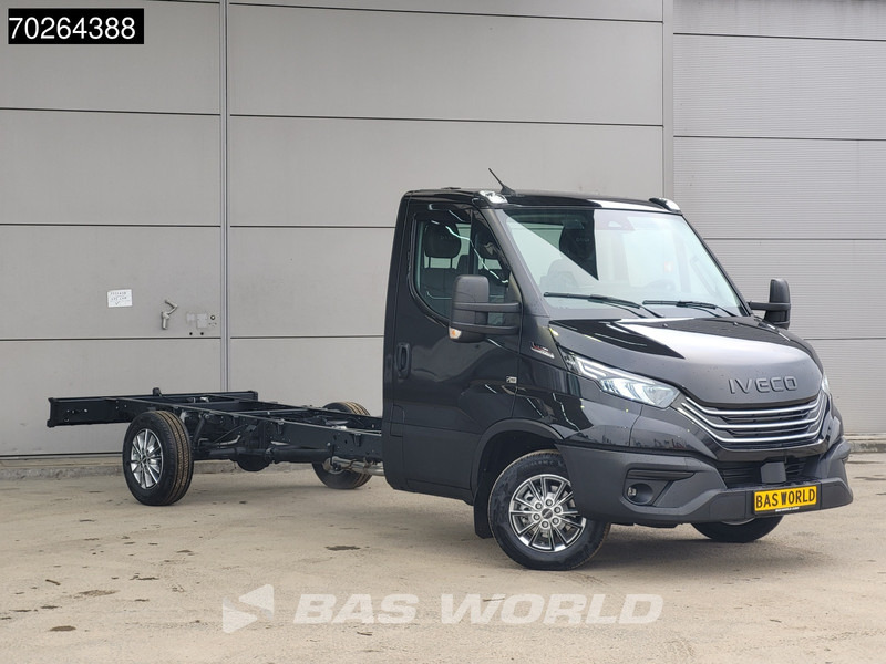 Iveco Daily 35S18 Automaat 410WB Chassis Cabine LED Navi ACC Camera Fahrgestell Airco - Комбе: слика 3 Iveco Daily 35S18 Automaat 410WB Chassis Cabine LED Navi ACC Camera Fahrgestell Airco - Комбе: слика 3