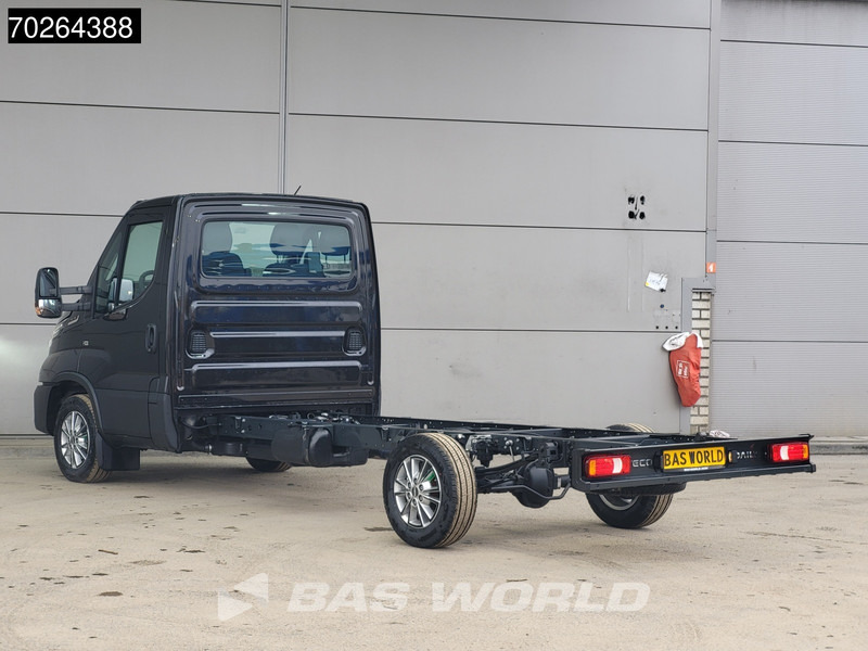 Iveco Daily 35S18 Automaat 410WB Chassis Cabine LED Navi ACC Camera Fahrgestell Airco - Комбе: слика 2 Iveco Daily 35S18 Automaat 410WB Chassis Cabine LED Navi ACC Camera Fahrgestell Airco - Комбе: слика 2
