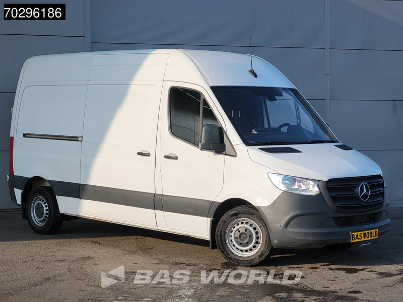 Mercedes-Benz Sprinter 314 CDI Automaat L2H2 Trekhaak Airco Cruise Camera Parkeersensoren MBUX CarPlay Standkachel Euro6 L2 Airco Trekhaak - Товарно комбе: слика 3 Mercedes-Benz Sprinter 314 CDI Automaat L2H2 Trekhaak Airco Cruise Camera Parkeersensoren MBUX CarPlay Standkachel Euro6 L2 Airco Trekhaak - Товарно комбе: слика 3
