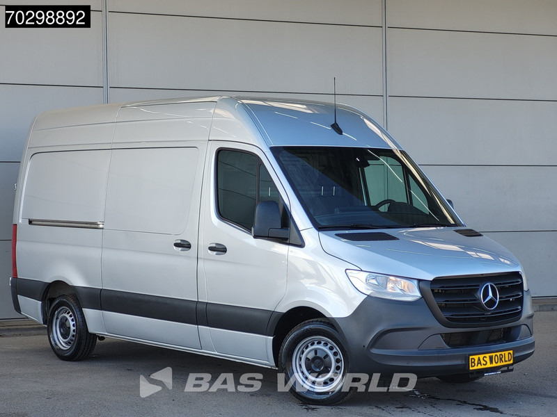 Mercedes-Benz Sprinter 315 CDI COMING SOON! Automaat L2H2 150PK Airco Camera Parkeersensoren MBUX CarPlay Euro6 L2 12m3 Airco - Мало комбе: слика 3 Mercedes-Benz Sprinter 315 CDI COMING SOON! Automaat L2H2 150PK Airco Camera Parkeersensoren MBUX CarPlay Euro6 L2 12m3 Airco - Мало комбе: слика 3