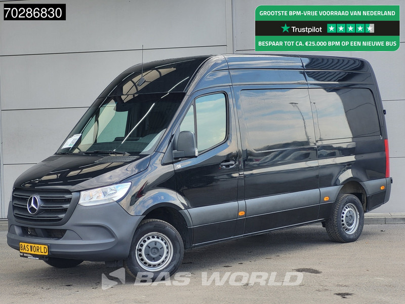 Mercedes-Benz Sprinter 317 CDI Automaat 3,5t Trekhaak L2H2 170PK Airco Camera MBUX Euro6 L2 12m3 Airco Trekhaak - Товарно комбе: слика 1 Mercedes-Benz Sprinter 317 CDI Automaat 3,5t Trekhaak L2H2 170PK Airco Camera MBUX Euro6 L2 12m3 Airco Trekhaak - Товарно комбе: слика 1