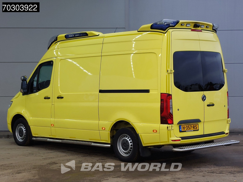 Mercedes-Benz Sprinter 319 CDI 3.0L V6 Ambulance 190PK L2H2 LED Airco Cruise Camera MBUX CarPlay Euro6 Krankenwagen Rettungswagen L2 8m3 Airco Cruise c - Амбулантно возило: слика 2 Mercedes-Benz Sprinter 319 CDI 3.0L V6 Ambulance 190PK L2H2 LED Airco Cruise Camera MBUX CarPlay Euro6 Krankenwagen Rettungswagen L2 8m3 Airco Cruise c - Амбулантно возило: слика 2