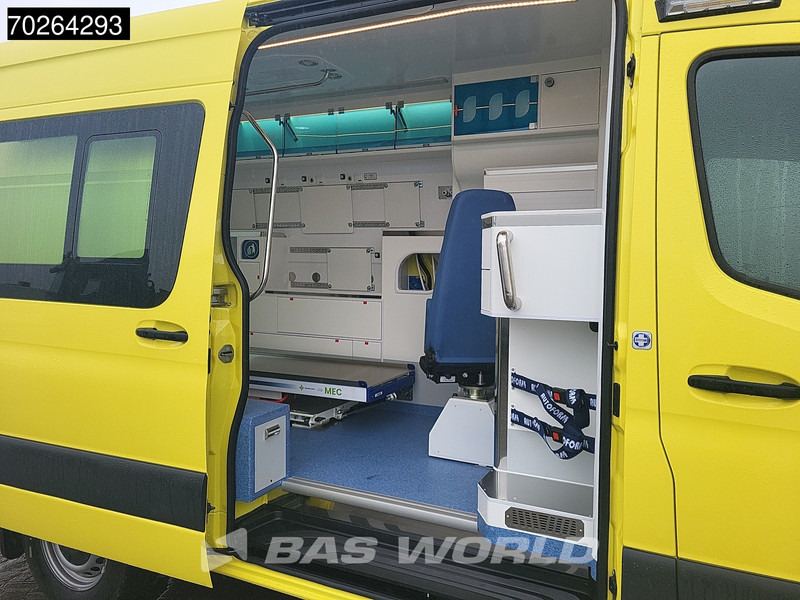 Mercedes-Benz Sprinter 319 CDI Automaat Nieuw! Complete Ambulance Ziekenwagen Rettungswagen Krankenwagen Airco - Амбулантно возило: слика 5 Mercedes-Benz Sprinter 319 CDI Automaat Nieuw! Complete Ambulance Ziekenwagen Rettungswagen Krankenwagen Airco - Амбулантно возило: слика 5