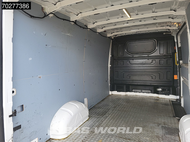 Volkswagen Crafter L3H2 Airco Navi Parkeersensoren L2H1 9m3 Airco - Товарно комбе: слика 5 Volkswagen Crafter L3H2 Airco Navi Parkeersensoren L2H1 9m3 Airco - Товарно комбе: слика 5