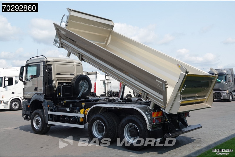 MAN TGS 33.480 TGS 6X6 6x6 3-Way Kipper Big-Axle Euro 6 - Кипер: слика 2 MAN TGS 33.480 TGS 6X6 6x6 3-Way Kipper Big-Axle Euro 6 - Кипер: слика 2
