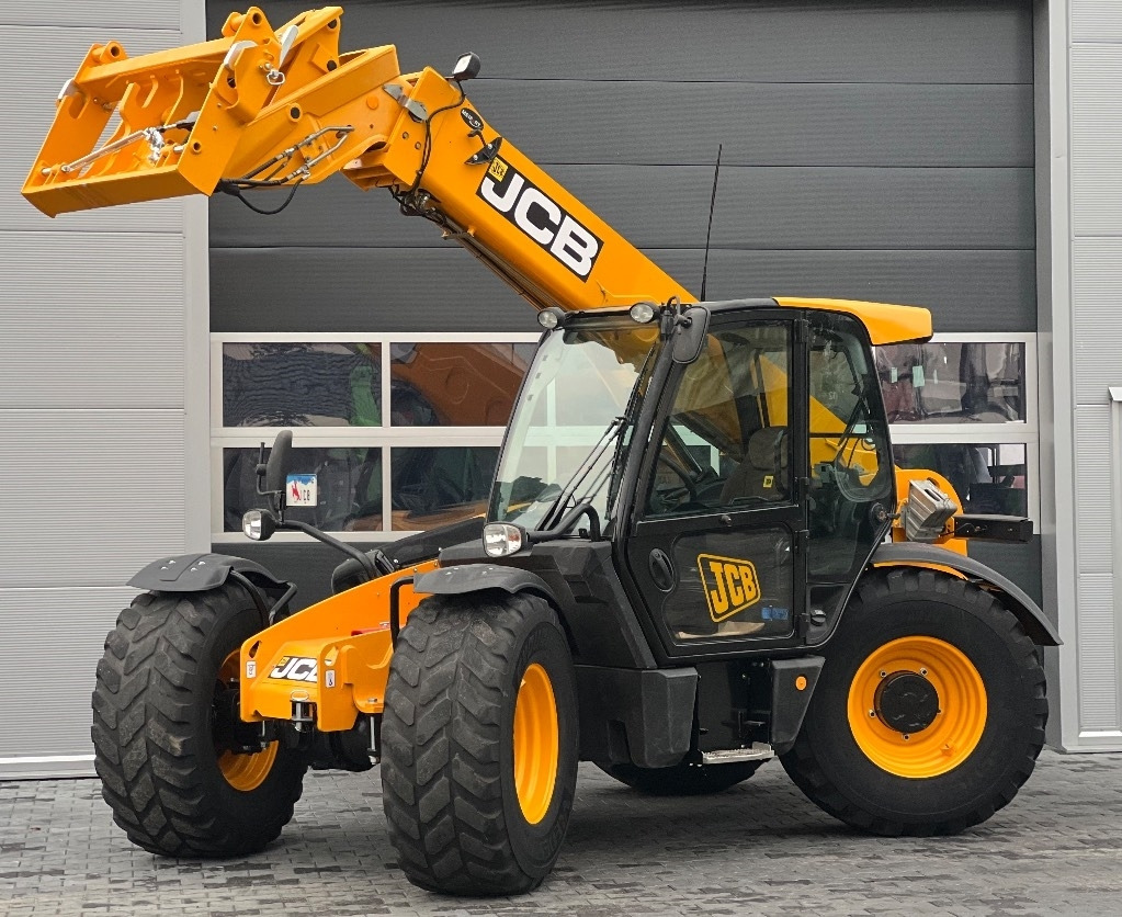 JCB 541-70 Agri Plus - Телескопски ракувач: слика 1 JCB 541-70 Agri Plus - Телескопски ракувач: слика 1