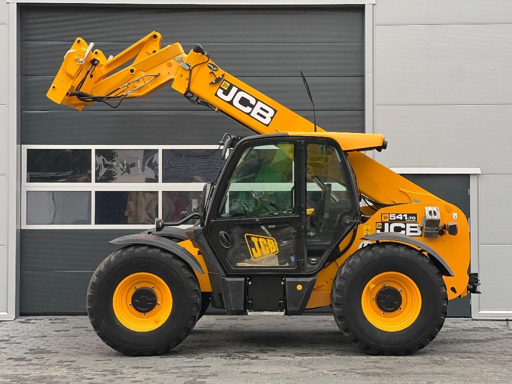 JCB 541-70 Agri Plus - Телескопски ракувач: слика 4 JCB 541-70 Agri Plus - Телескопски ракувач: слика 4