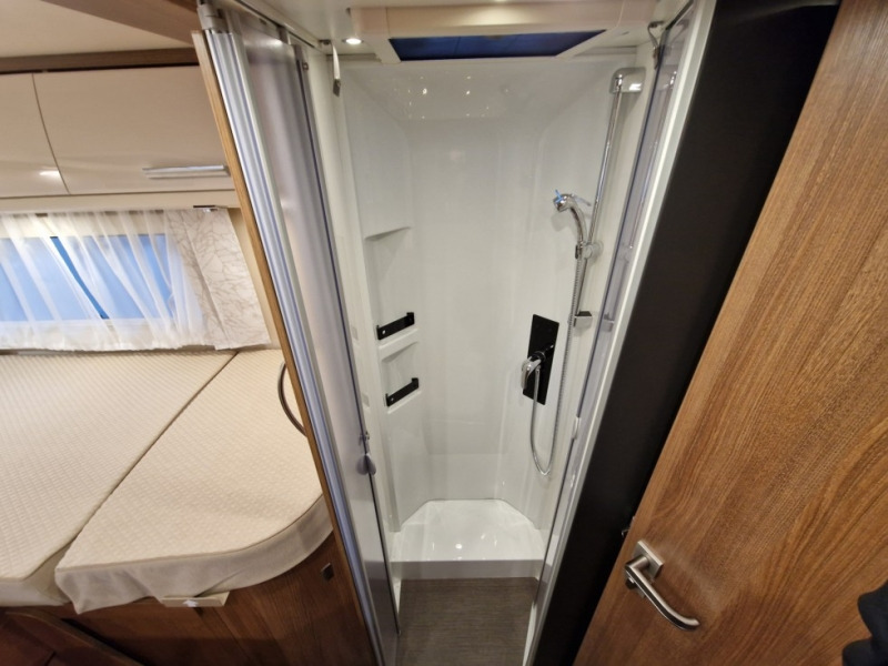 Нов Интегриран кампер Carthago Carthago C2 Tourer I Mercedes 145 RB-LE: слика 12 Нов Интегриран кампер Carthago Carthago C2 Tourer I Mercedes 145 RB-LE: слика 12