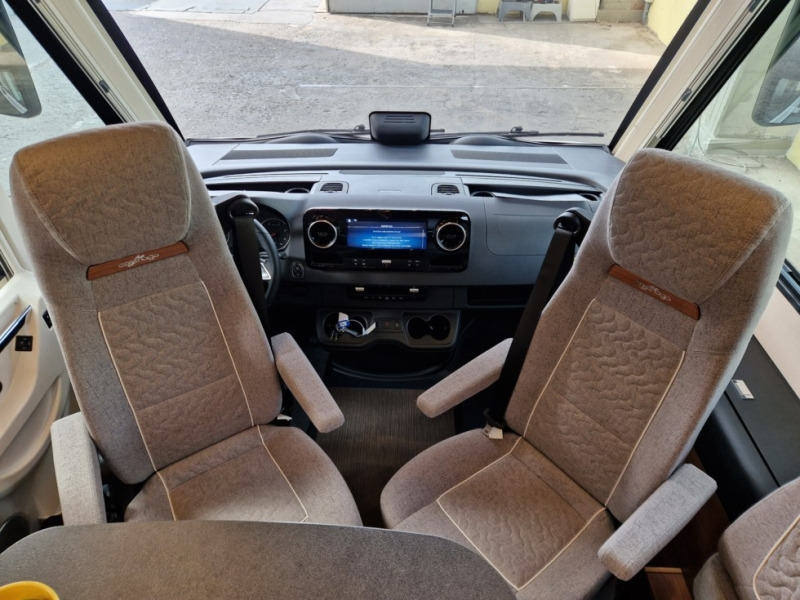 Carthago Carthago C2 Tourer I Mercedes 145 RB-LE - Интегриран кампер: слика 5 Carthago Carthago C2 Tourer I Mercedes 145 RB-LE - Интегриран кампер: слика 5