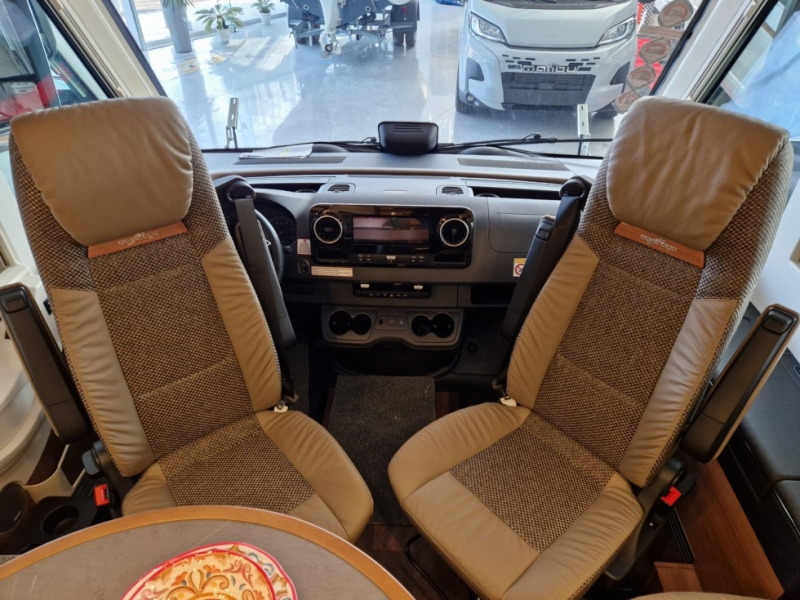 Carthago Chic E-Line I 64 XL QB Mercedes - Интегриран кампер: слика 5 Carthago Chic E-Line I 64 XL QB Mercedes - Интегриран кампер: слика 5