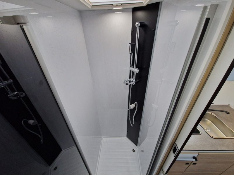 Chausson 640 First Line Ford - Полуинтегриран кампер: слика 4 Chausson 640 First Line Ford - Полуинтегриран кампер: слика 4