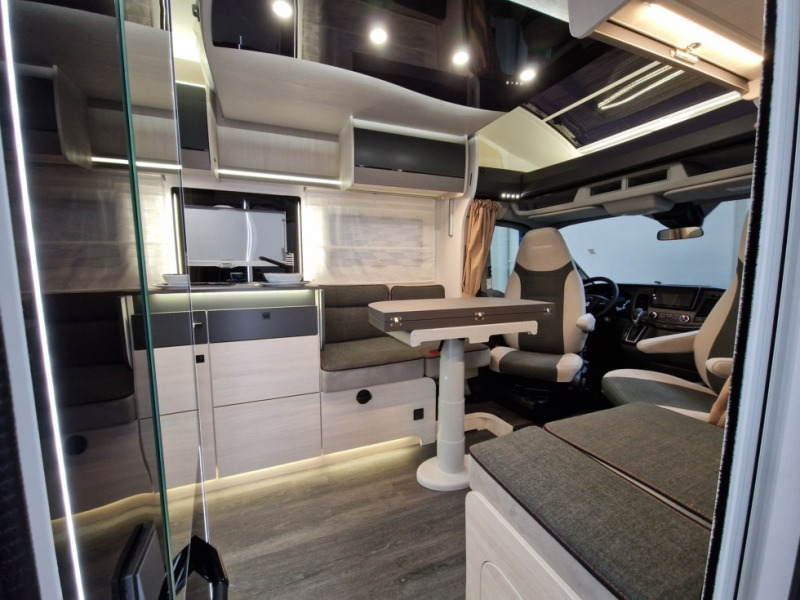 Chausson 788 Titanium Ultimate Ford M24 - Полуинтегриран кампер: слика 4 Chausson 788 Titanium Ultimate Ford M24 - Полуинтегриран кампер: слика 4