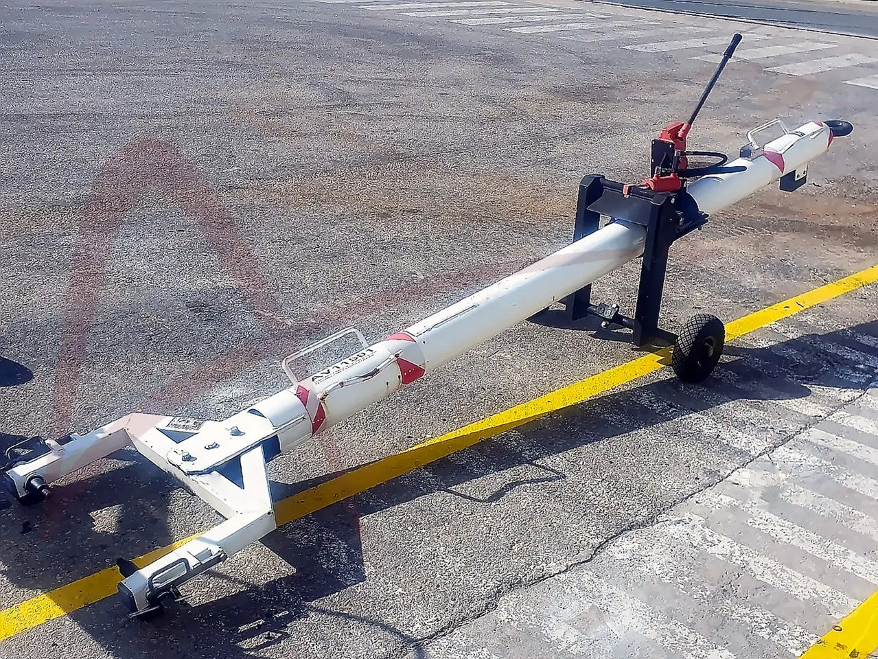 CAVOTEC FLADUNG FSST CRJ100-1000 - Аеродромска опрема: слика 1 CAVOTEC FLADUNG FSST CRJ100-1000 - Аеродромска опрема: слика 1