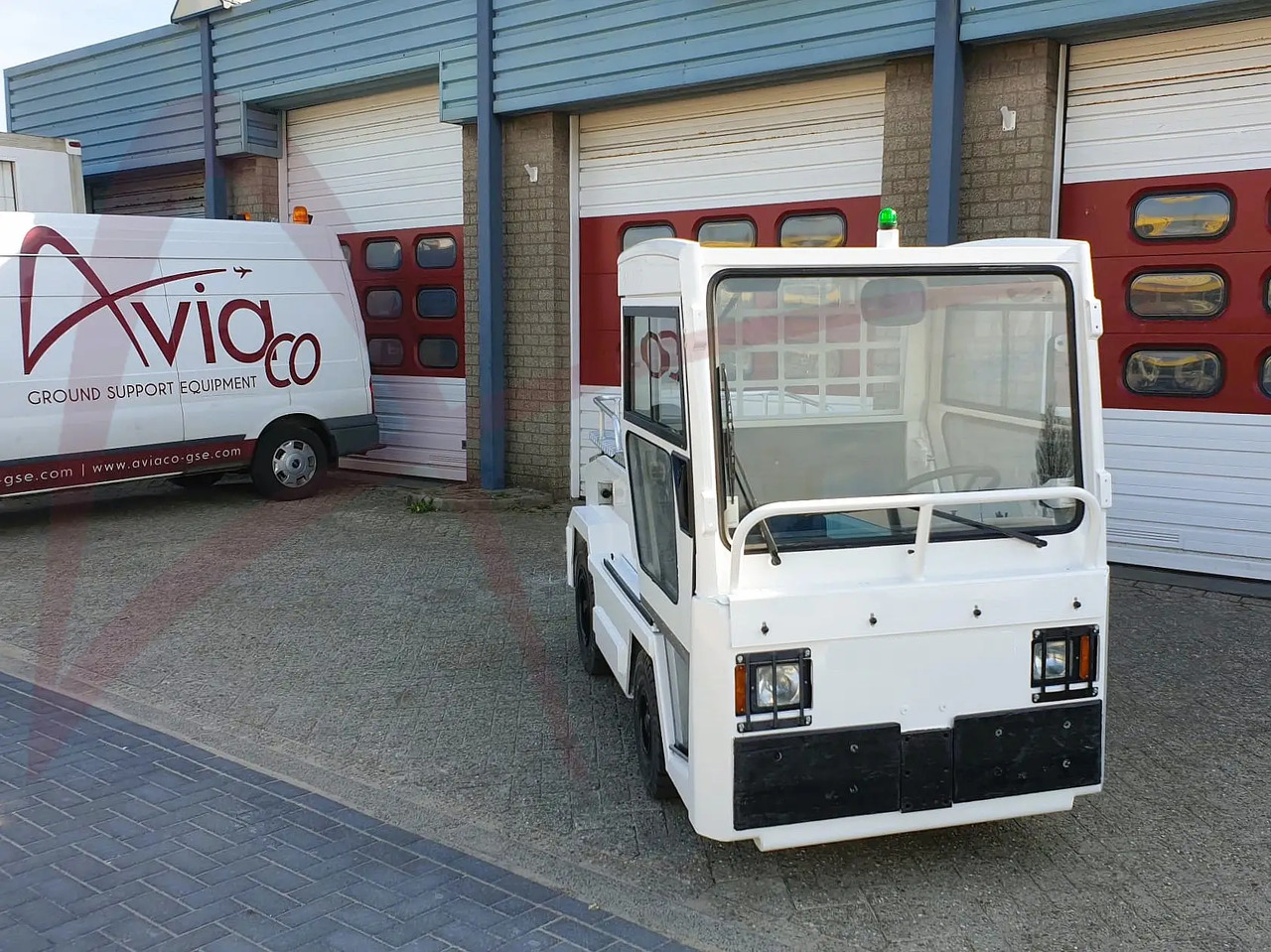 CHARLATTE T135 AC - Трактор за багаж: слика 2 CHARLATTE T135 AC - Трактор за багаж: слика 2