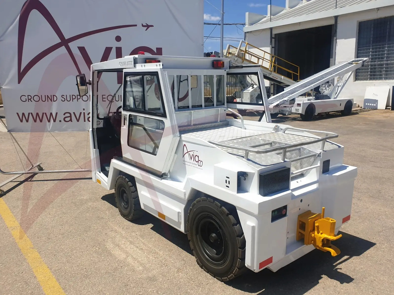 CHARLATTE T135 AC - Трактор за багаж: слика 2 CHARLATTE T135 AC - Трактор за багаж: слика 2