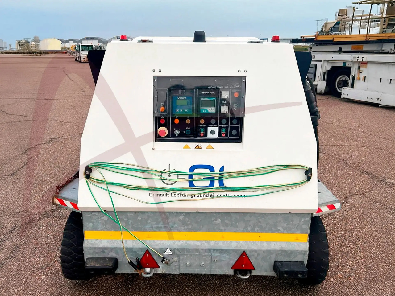 GUINAULT GA-100 V221100 28 - Аеродромски извор на напојување: слика 2 GUINAULT GA-100 V221100 28 - Аеродромски извор на напојување: слика 2