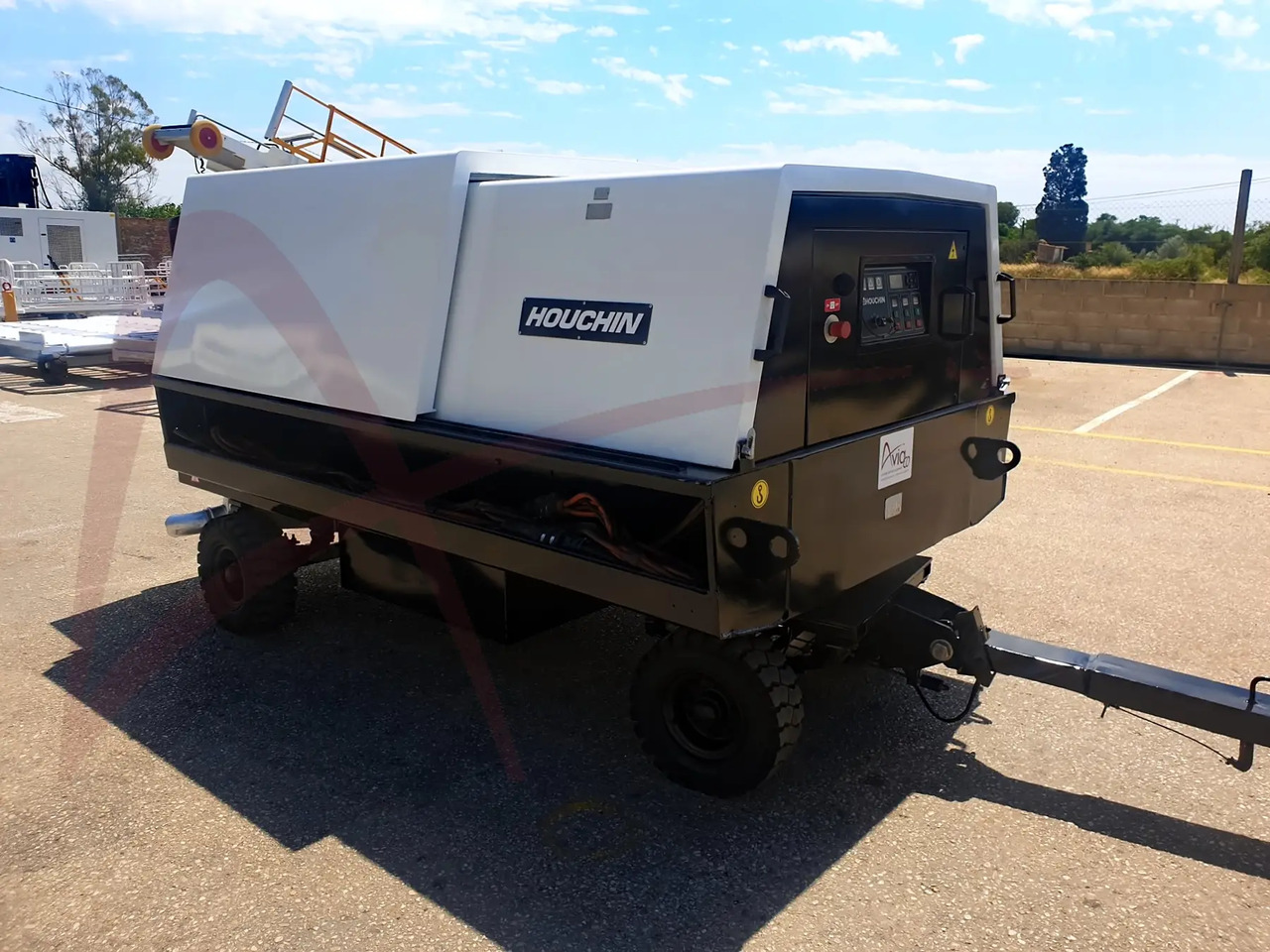 HOUCHIN 690-140 28 - Аеродромски извор на напојување: слика 3 HOUCHIN 690-140 28 - Аеродромски извор на напојување: слика 3