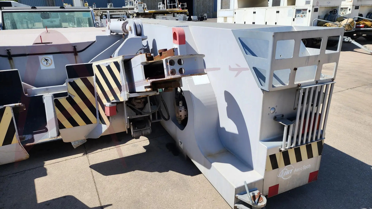 JBT AEROTECH EXPEDITER 400 - Возило за push back: слика 4 JBT AEROTECH EXPEDITER 400 - Возило за push back: слика 4