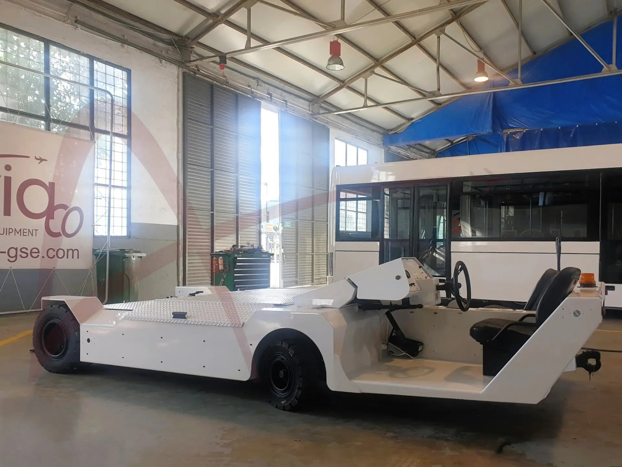 LEKTRO AP8950SD - Возило за push back: слика 1 LEKTRO AP8950SD - Возило за push back: слика 1