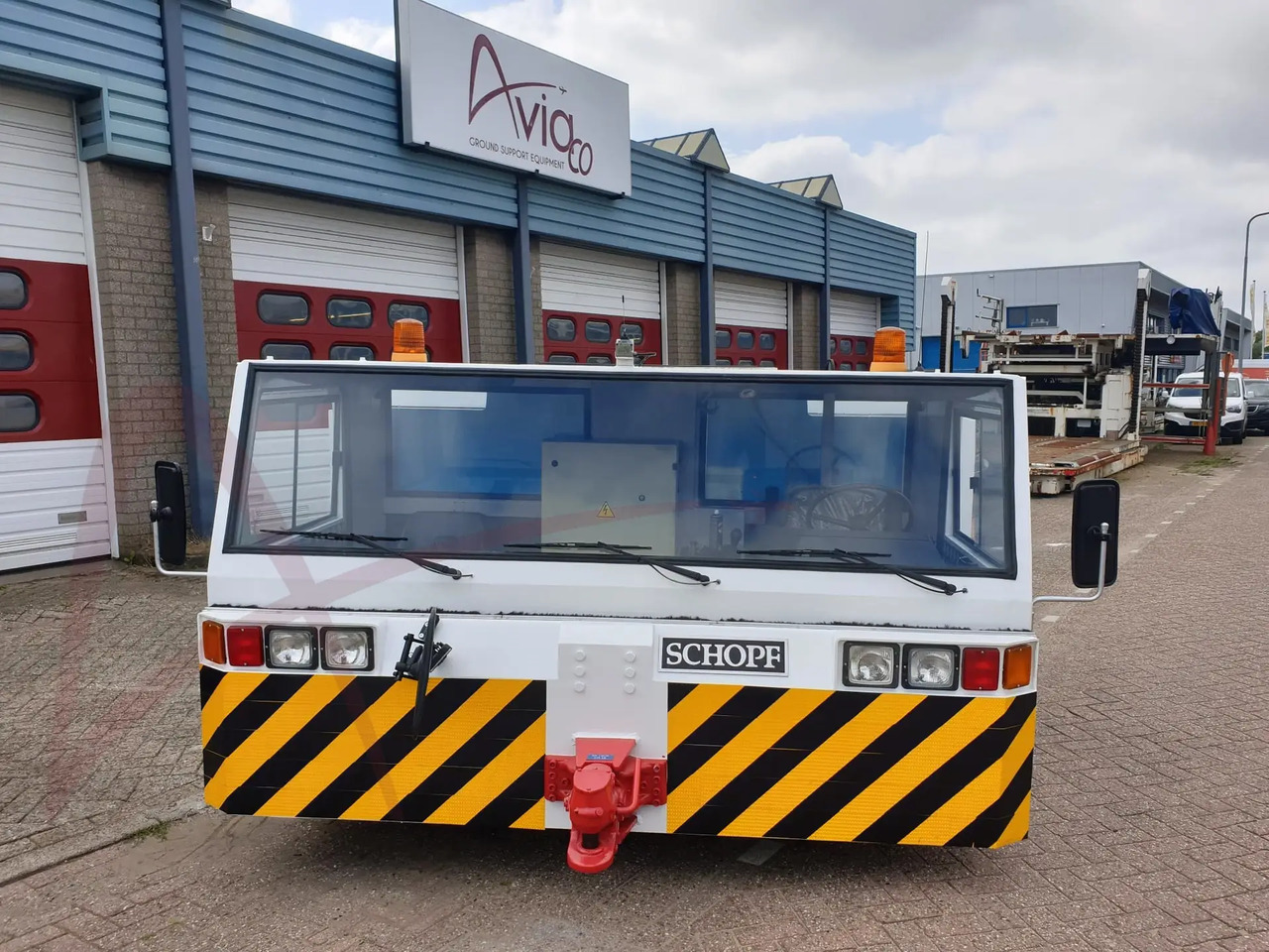 SCHOPF F396E - Возило за push back: слика 2 SCHOPF F396E - Возило за push back: слика 2