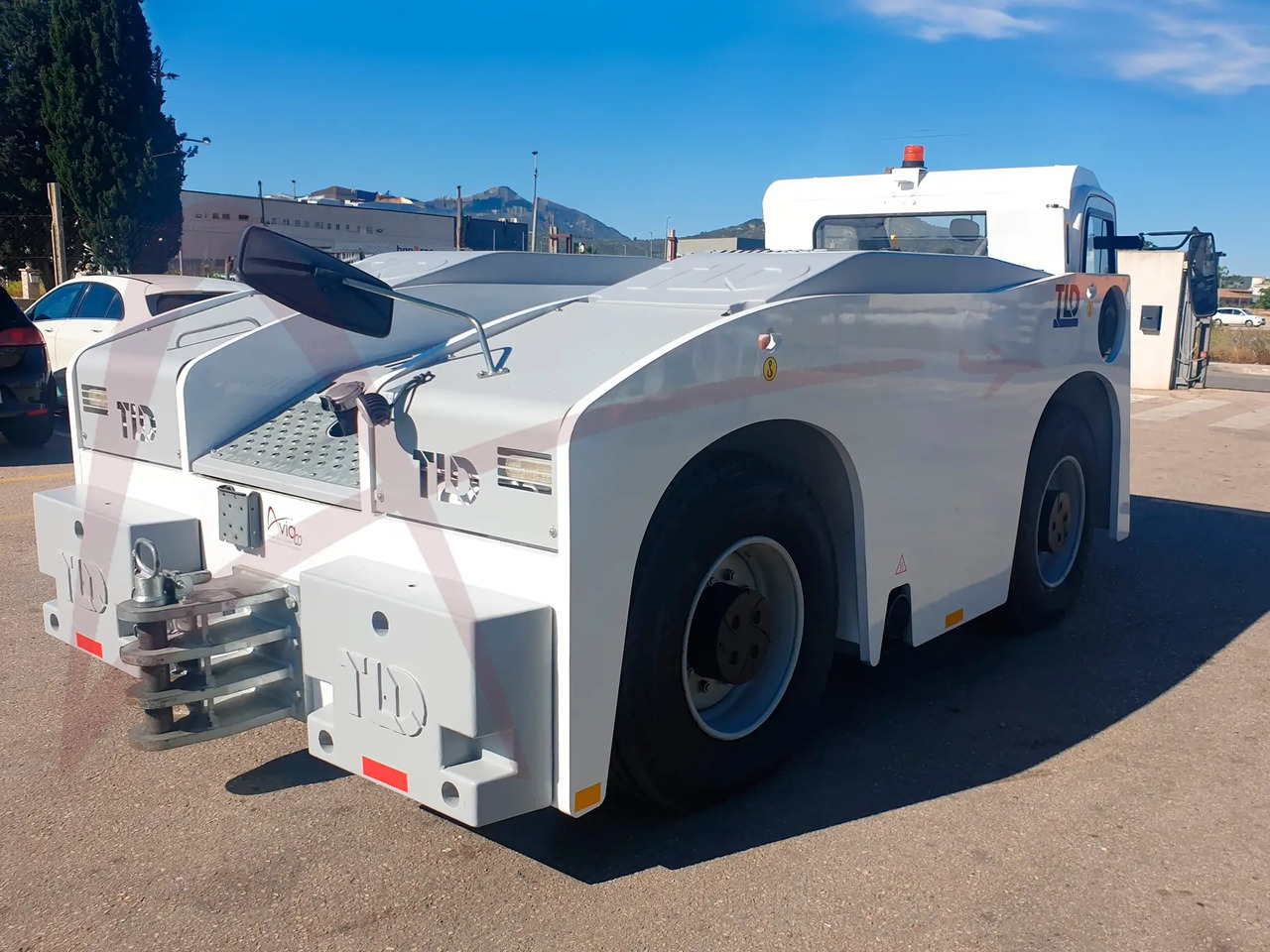 TLD TMX350-28 - Возило за push back: слика 2 TLD TMX350-28 - Возило за push back: слика 2