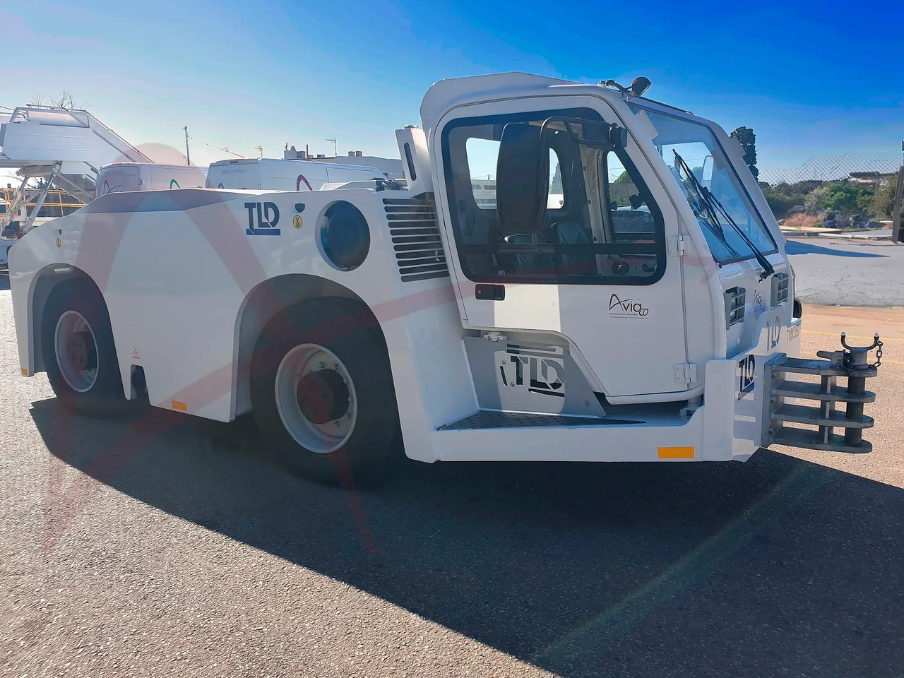 TLD TMX350-28 - Возило за push back: слика 4 TLD TMX350-28 - Возило за push back: слика 4