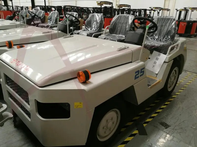 TOYOTA 52-2TD-25 - Трактор за багаж: слика 1 TOYOTA 52-2TD-25 - Трактор за багаж: слика 1