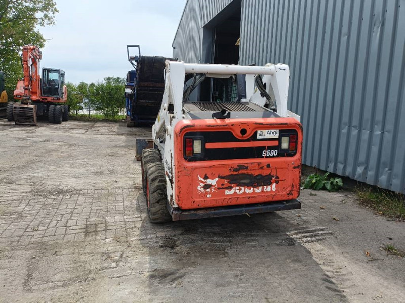 Bobcat s590 schranklader skid steer loader bucket, forks - Компактен натоварувач: слика 3 Bobcat s590 schranklader skid steer loader bucket, forks - Компактен натоварувач: слика 3