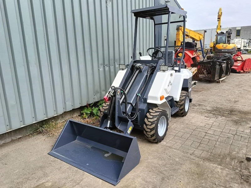 Captok CK - S30T shovel loader minishovel wiellader - Компактен натоварувач со гасеници: слика 3 Captok CK - S30T shovel loader minishovel wiellader - Компактен натоварувач со гасеници: слика 3