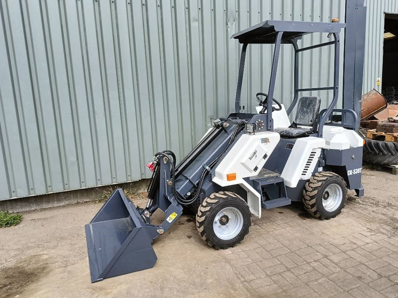 Captok CK - S30T shovel loader minishovel wiellader - Компактен натоварувач со гасеници: слика 1 Captok CK - S30T shovel loader minishovel wiellader - Компактен натоварувач со гасеници: слика 1